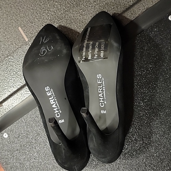 MISMATCHED SIZES***Womens High Heel Pump by Charles David Fur pompom Shoe - Picture 11 of 11